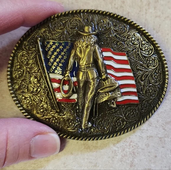 Accessories | Cowgirl Belt Buckle In Gold Or Silver  display picture 2